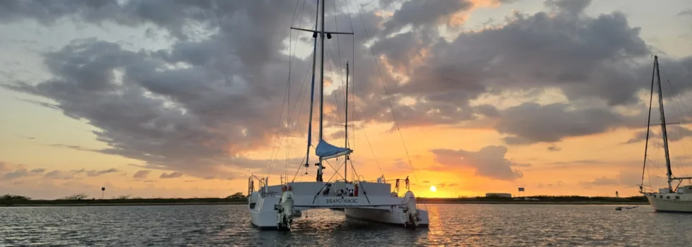 Small catamaran charter waikiki sunset