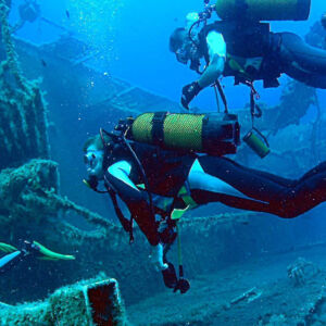 Honolulu Shipwreck Scuba Dive