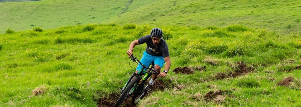 Mountain bike downhill speed waimea hawaii