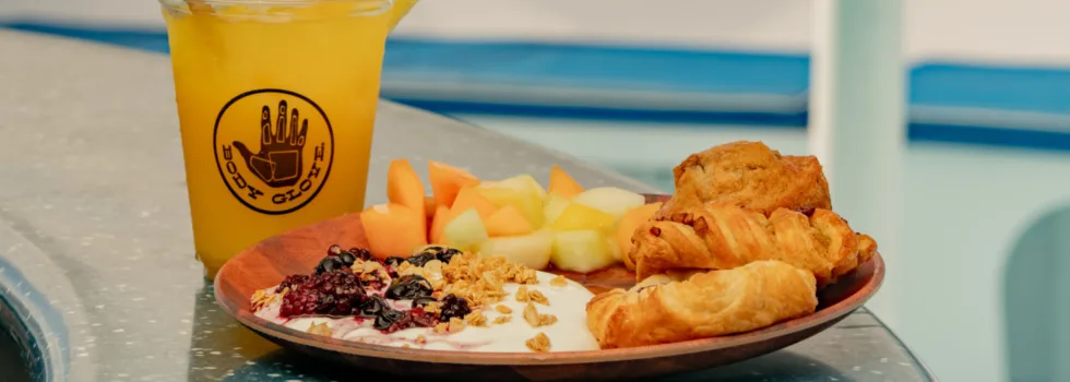 Kona catamaran breakfast