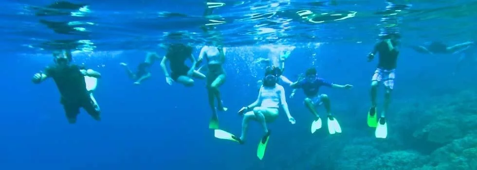 Snorkeling captain cook monument