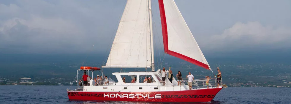 Kona-catamaran-sailing