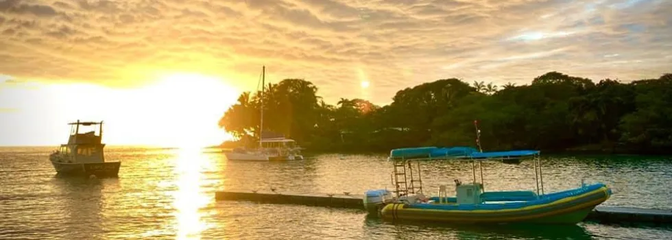 Boat docked at keauhou bay