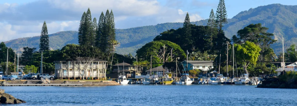 Exiting haleiwa harbor