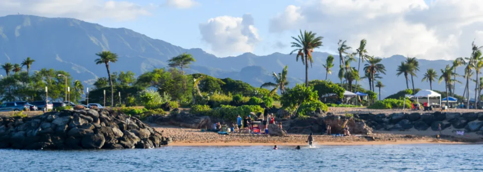 Haleiwa harbor beach