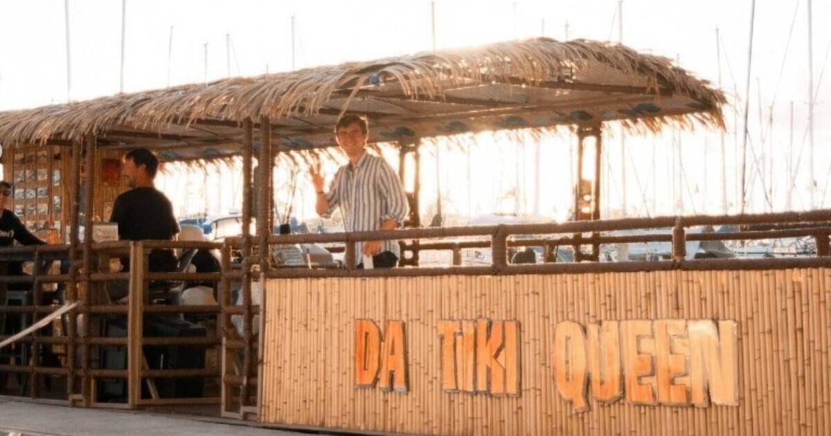 Tiki Bar Cruise in Waikiki - Adventure Tours Hawaii