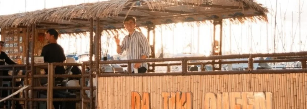 Tiki bar boat honolulu