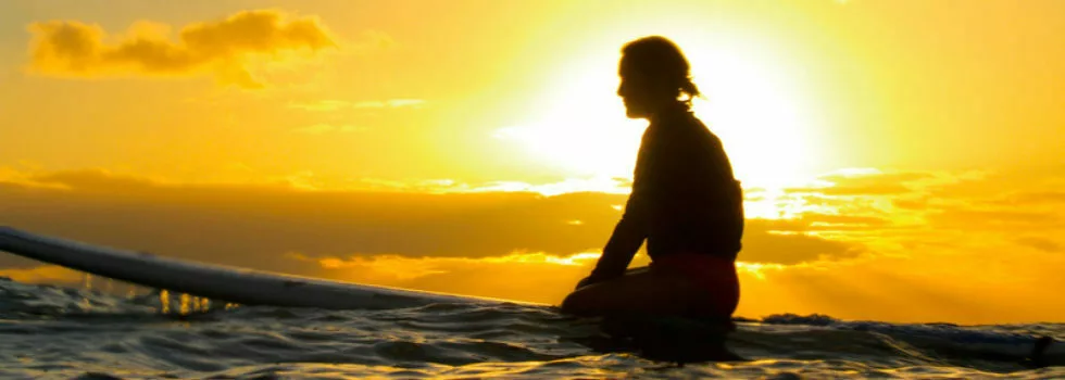 Sunset surf lesson waikiki