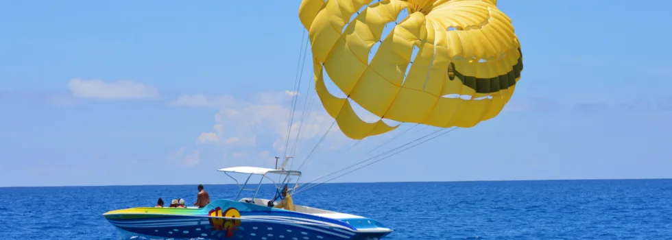 Launching parasail oahu