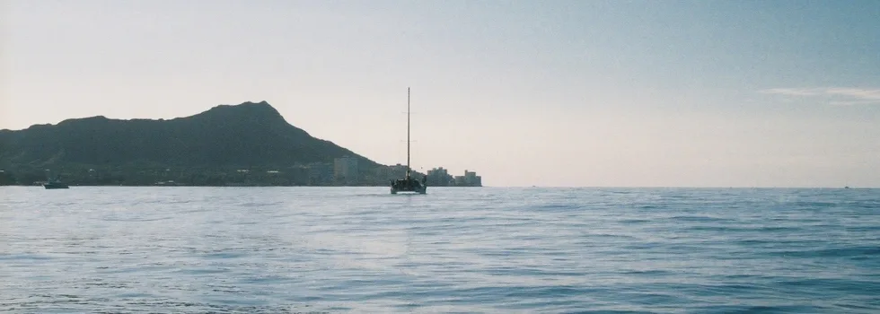 Diamond head glassy water