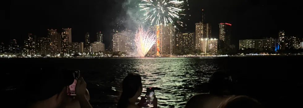 Small boat tour waikiki fireworks