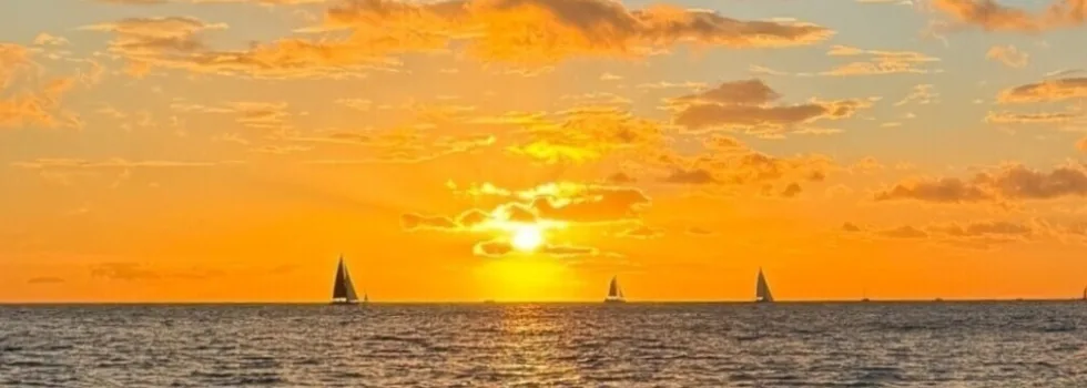 Small group sunset boat waikiki