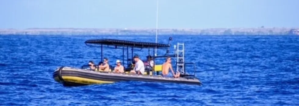 Kona rhib boat motoring