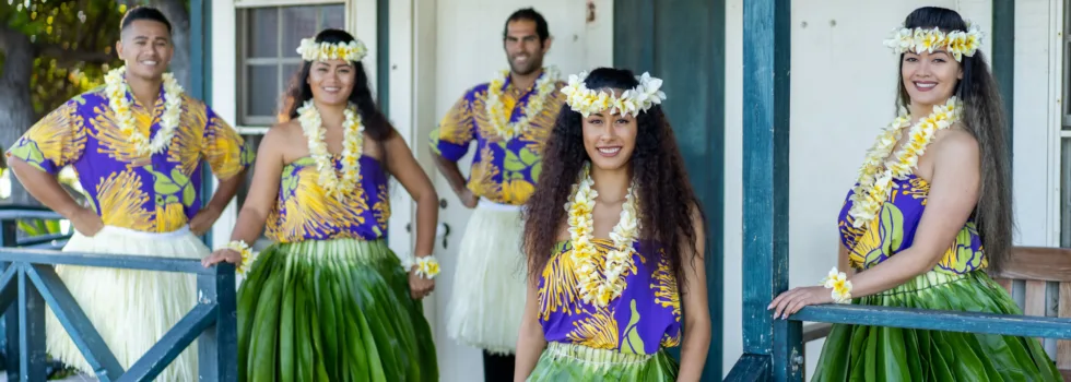 Hale hoaloha dancers