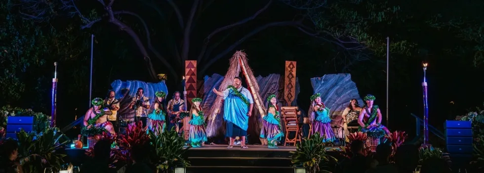 Mauna lani luau dancers