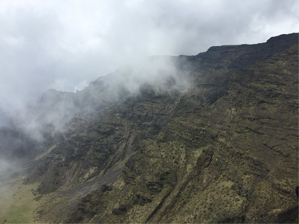 holua-mountains.jpg#asset:2800