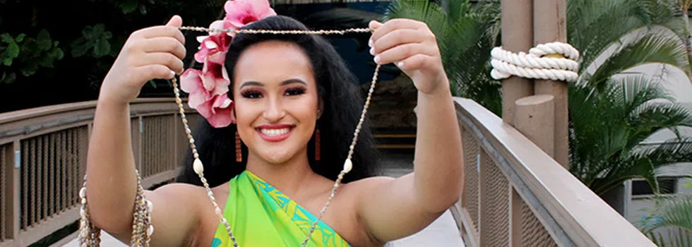 Lei-greeting-luau