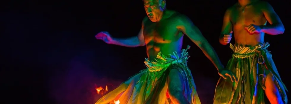Fire dancers in kilauea kauai