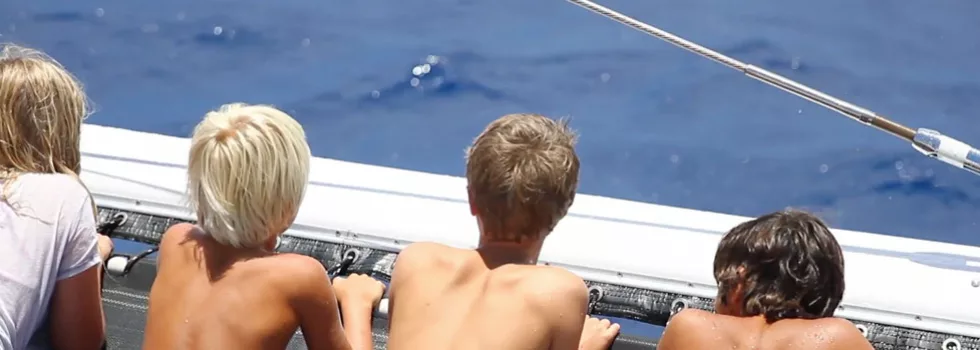 Kids on catamaran net
