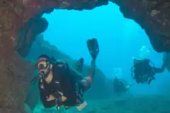 Certified Scuba Diving in Poipu: Scuba dive poipu thumb