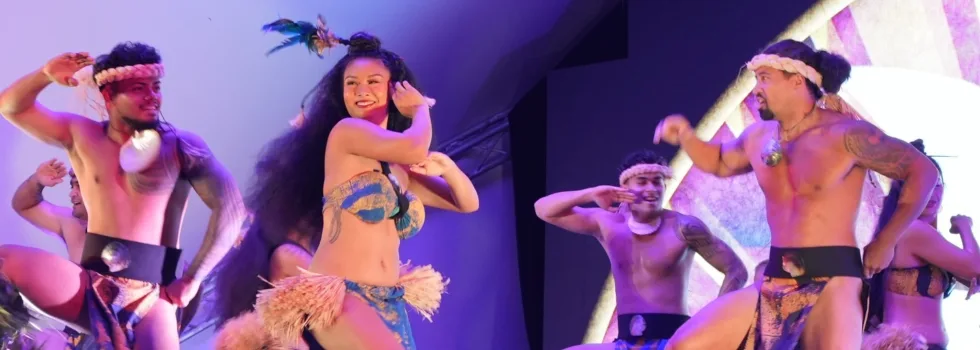 Luau performers on koolina stage
