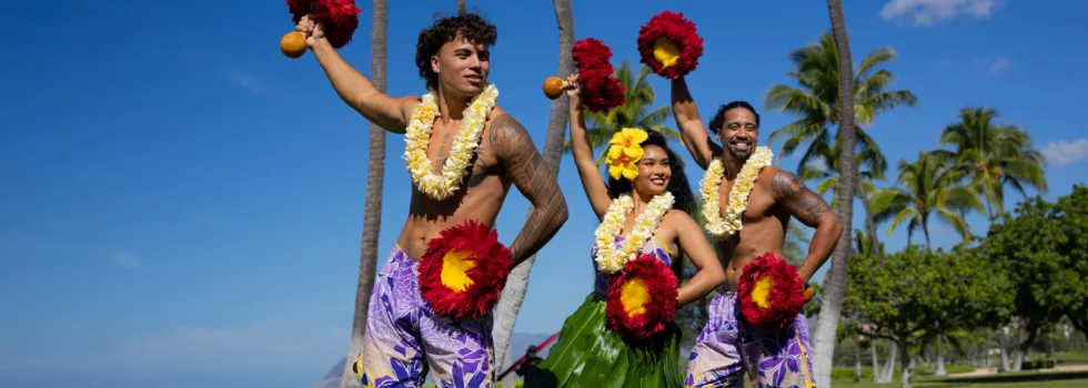 Hula dancers koolina lawn