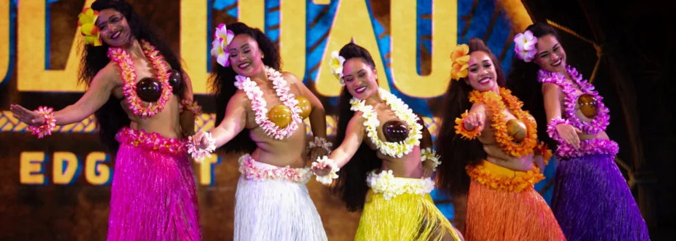 Female hula dancers at koolina luau