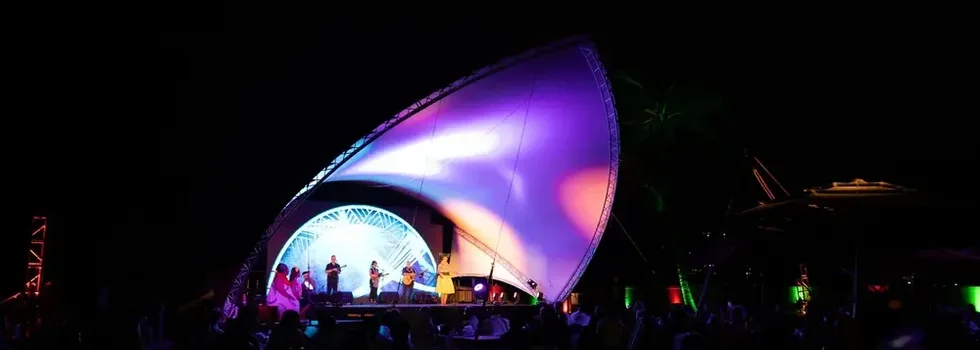 Luau stage koolina