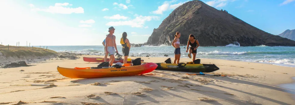 Group of kayak renters on mokulua island