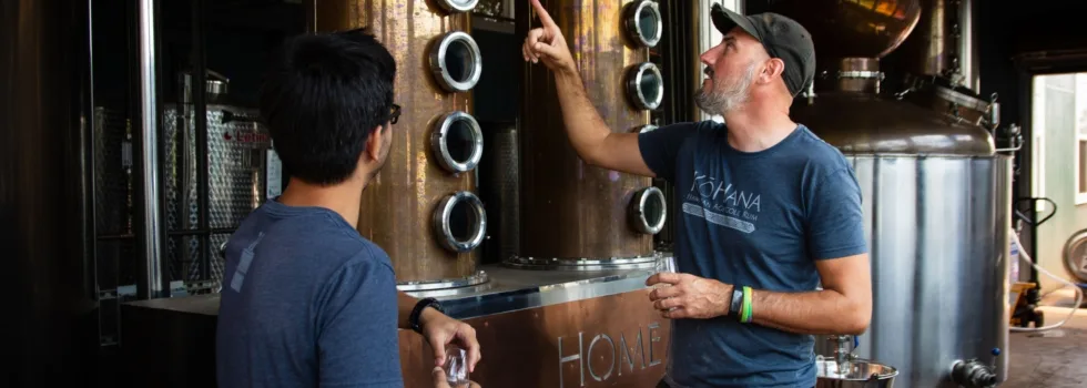 Distillery tour guide oahu