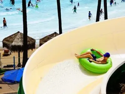 Waikiki Shuttle and Admission to West Oahu Waterpark: Waikiki to water park shuttle thumb
