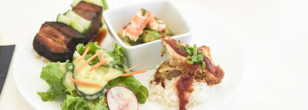Gourmet dinner during luxury boat tour waikiki