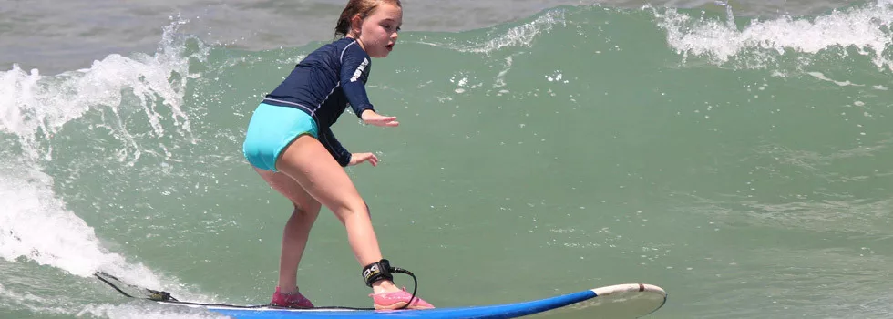 Kids-surf-lessons-in-maui