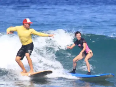 Surf Lessons in Kaanapali: Surf Thumb