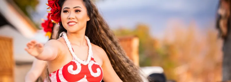 Casual luau hula dancer maui