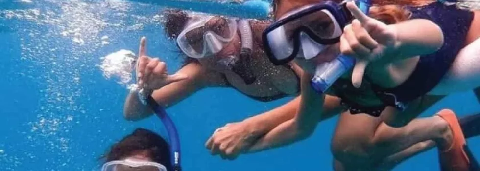 Happy snorkeling lanai