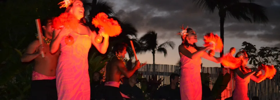 Uliuli dance maui luau
