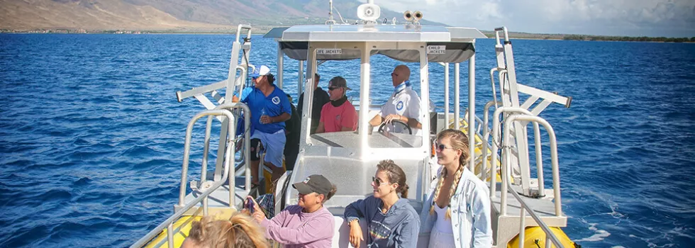 Molokini snorkel power boat