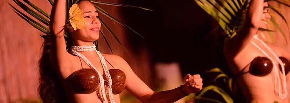 Hula Dancers Maui Luau