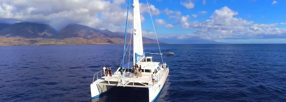 Honolua-bay-snorkel-catamaran