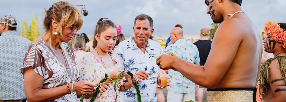 Luau bracelet weaving