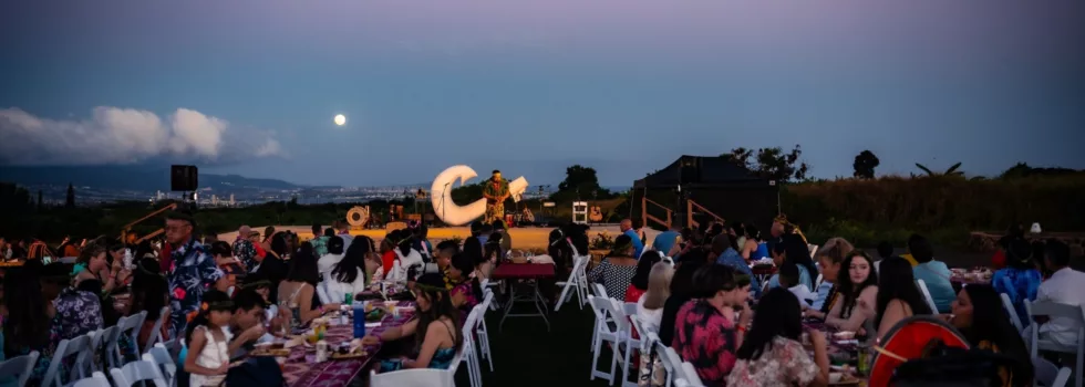 Luau dinner tables oahu