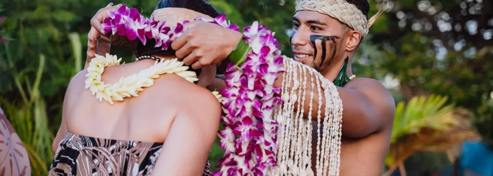 Oahu luau lei greeting
