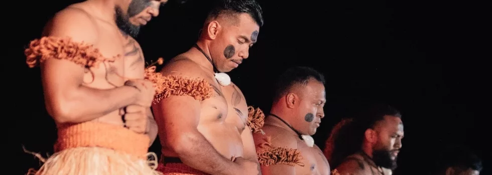 Oahu luau male dancers