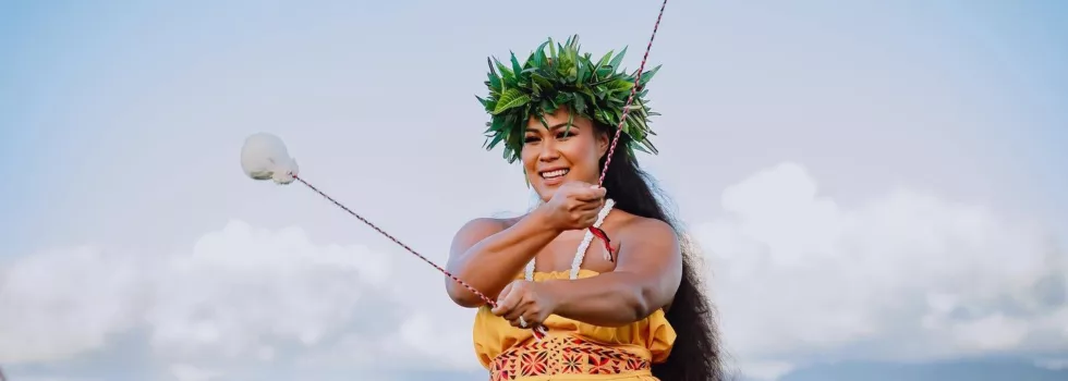 Poi ball dancer luau