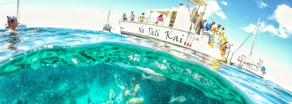 Swimming-na-pali-coast-kauai
