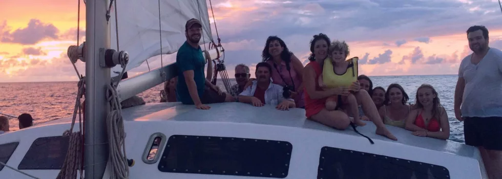 Sunset catamaran haleiwa hawaii oahu