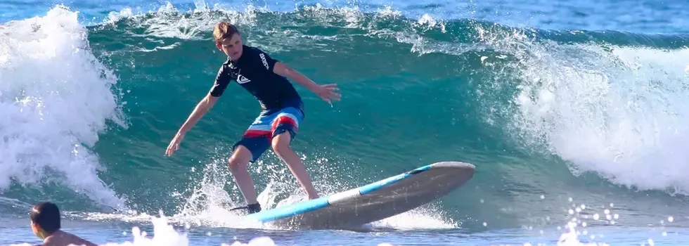 Surf lessons at chuns reef