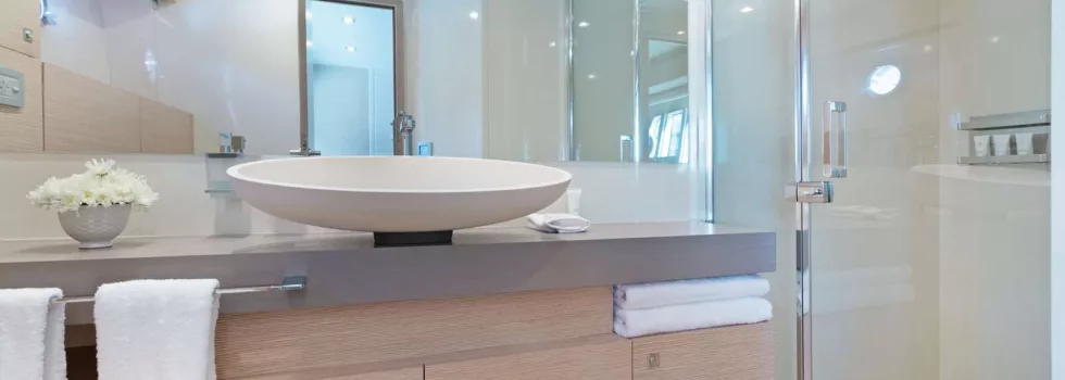 Waikiki private luxury yacht bathroom