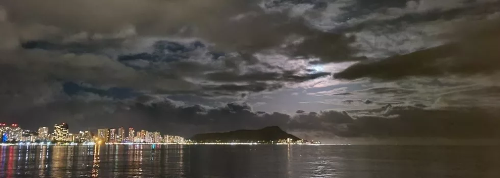 Waikiki moonlight dinner cruise